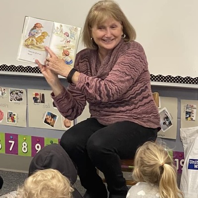 Local businesses, Junior Leader Reader and FOBBL brought local volunteers into HES to read books to classes and send home a book with each student.
